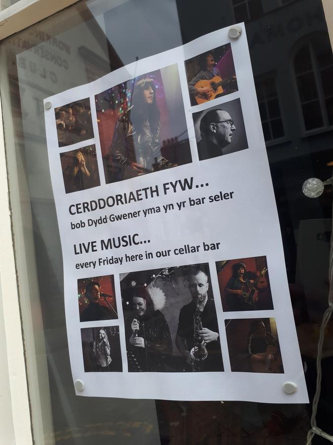 Albergue Ty Glyndwr Bunkhouse, Bar And Cafe Caernarfon Exterior foto